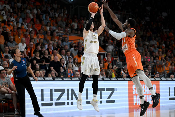 了自己的影 了自己的影